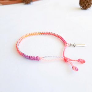 Pulsera Macramé Cromoterapia con Dije Espada - Tienda esotérica en Chile