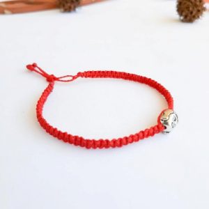 Pulsera Macramé roja con Dije Buda - Tienda esotérica en Chile