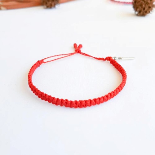 Pulsera Macramé roja con Dije Espada - Imagen 3