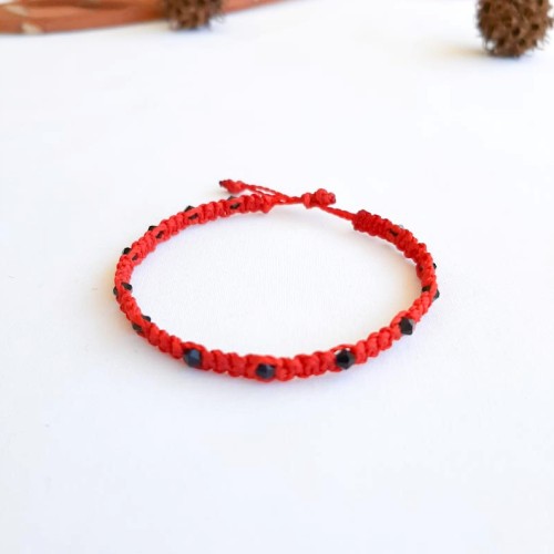 Pulsera Macramé roja con Onix - Tienda esotérica en Chile, Tarots