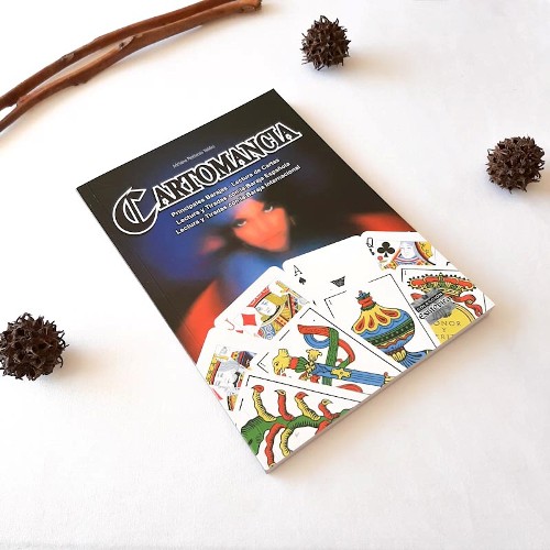 Libro Cartomancia - Casa Mannaz Tienda esotérica Chile, Tarots